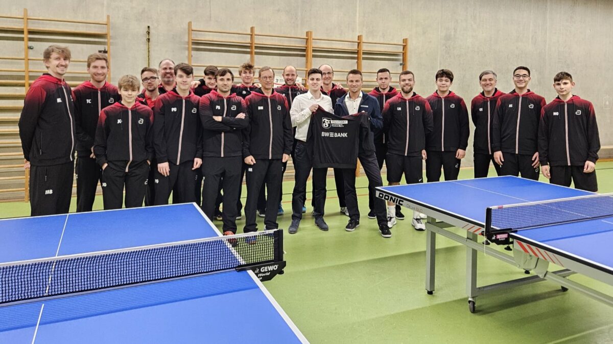 FeuerbachTrainingsanzuegeVorne