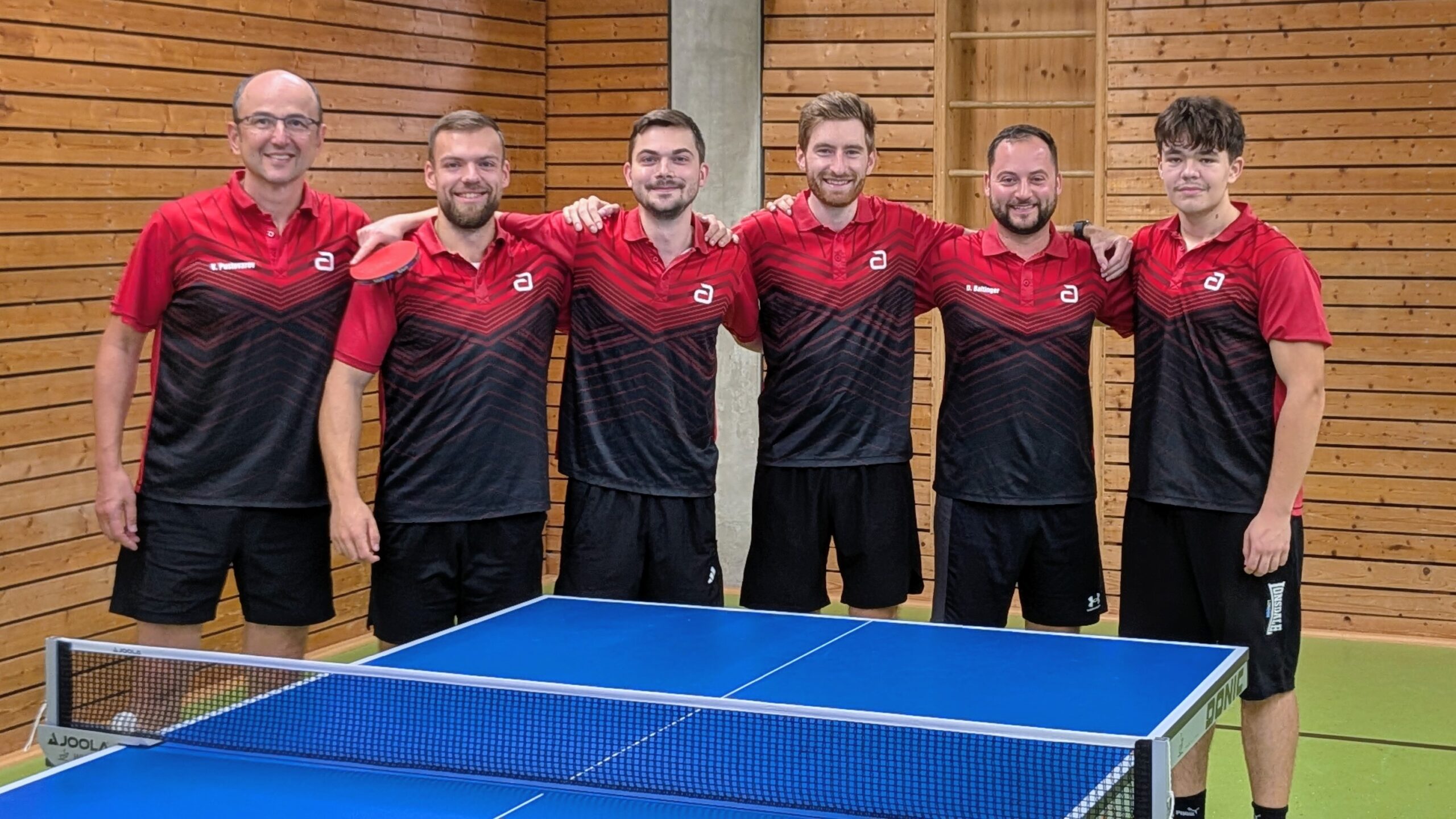Herren 2 Mannschaft des Tischtennis Sportvereinigung Feuerbach 1883 e. V. im Sporthalle.